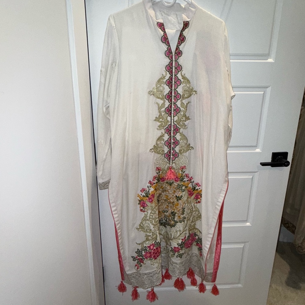 Winter Pakistani Shalwar Kameez